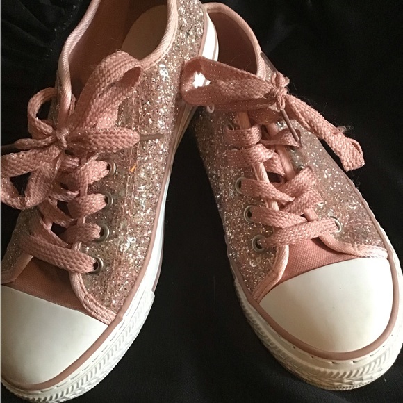 Never worn sneakers Sz 6-61/2 pale Pink Sparkles womens - Picture 1 of 6